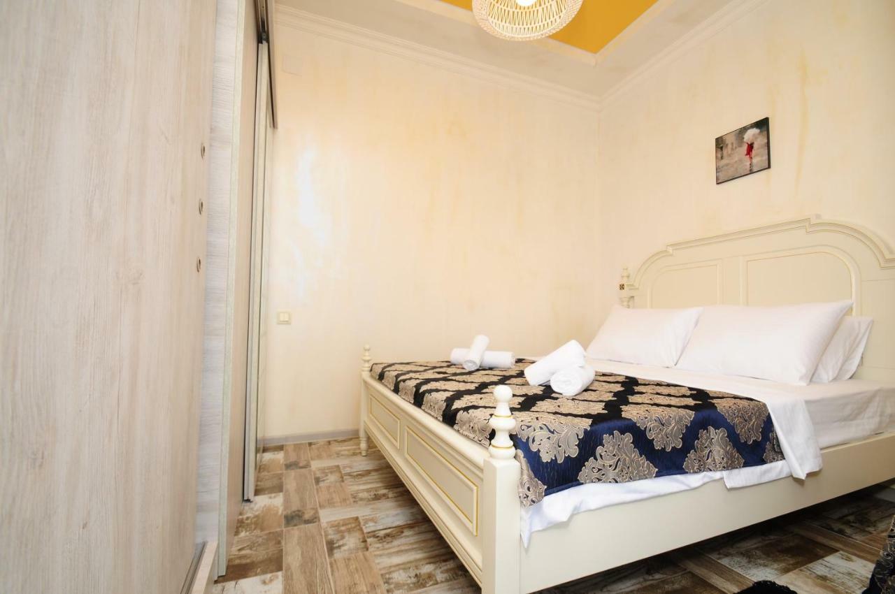 Apartments With A View Of The Trinity Holy Batumi Eksteriør bilde