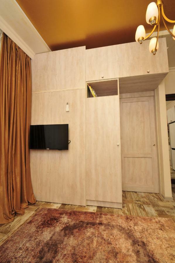 Apartments With A View Of The Trinity Holy Batumi Eksteriør bilde