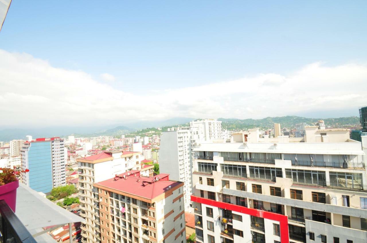 Apartments With A View Of The Trinity Holy Batumi Eksteriør bilde
