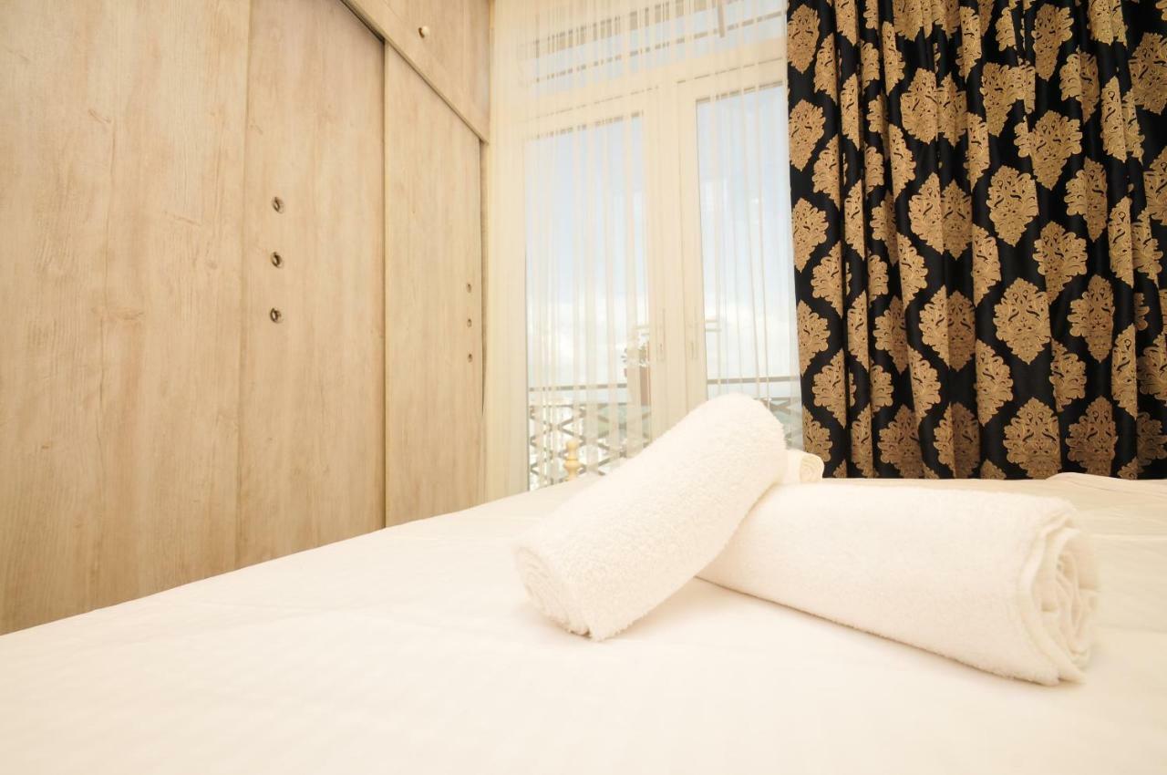 Apartments With A View Of The Trinity Holy Batumi Eksteriør bilde