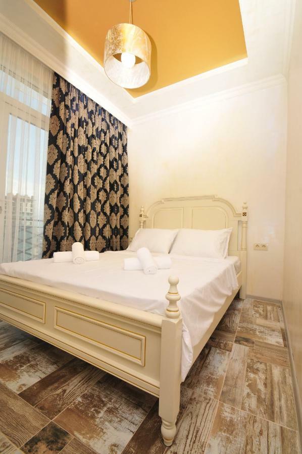 Apartments With A View Of The Trinity Holy Batumi Eksteriør bilde
